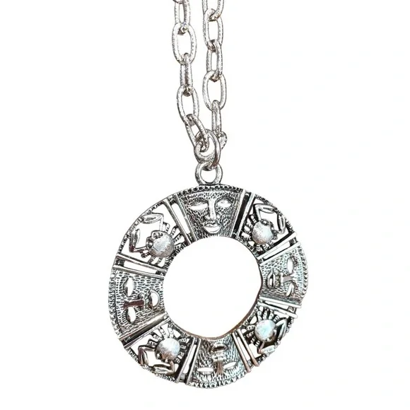 Sarah Coventry Talisman of Love, pendant w/ long chain and clip on earrings,1970 - Picture 7 of 14